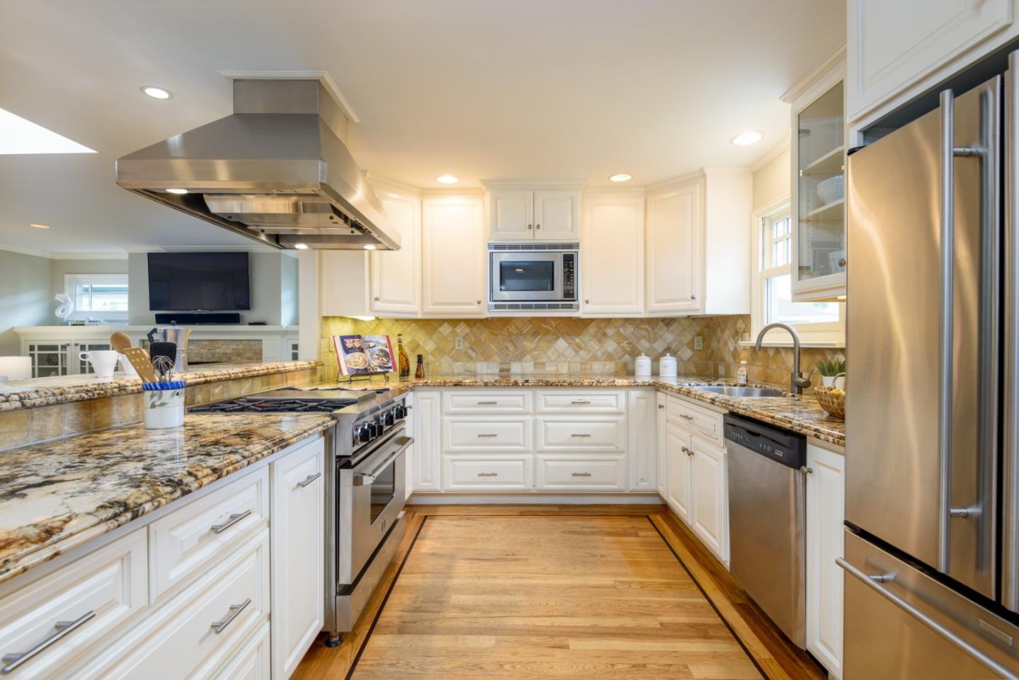 Detail Gallery Image 11 of 26 For 607 Alsace Lorraine Ave, Half Moon Bay,  CA 94019 - 3 Beds | 2 Baths