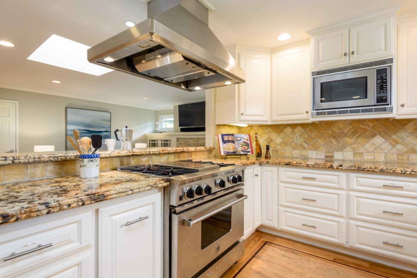 Detail Gallery Image 12 of 26 For 607 Alsace Lorraine Ave, Half Moon Bay,  CA 94019 - 3 Beds | 2 Baths