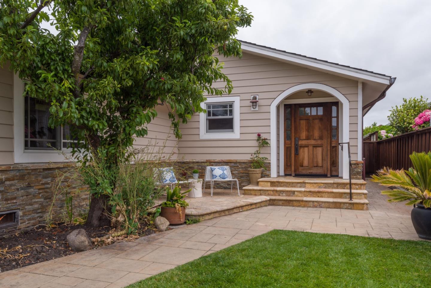 Detail Gallery Image 4 of 26 For 607 Alsace Lorraine Ave, Half Moon Bay,  CA 94019 - 3 Beds | 2 Baths