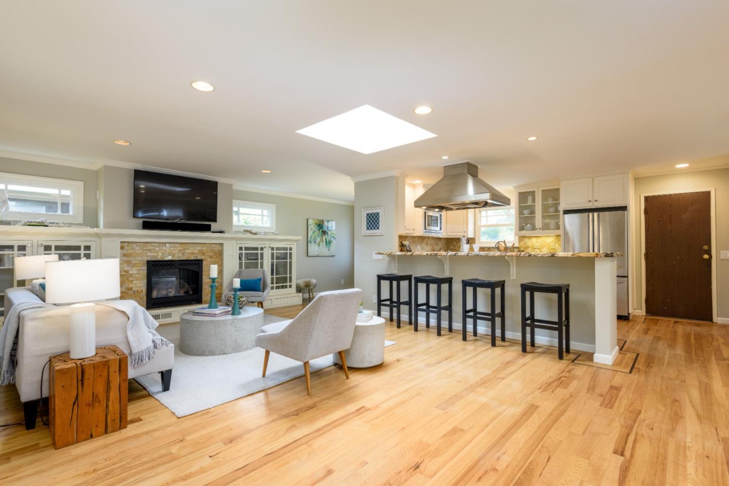 Detail Gallery Image 8 of 26 For 607 Alsace Lorraine Ave, Half Moon Bay,  CA 94019 - 3 Beds | 2 Baths