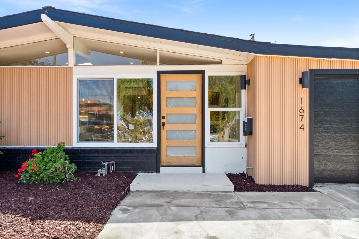 Detail Gallery Image 2 of 41 For 1674 Miami Dr, San Jose,  CA 95122 - 3 Beds | 2 Baths