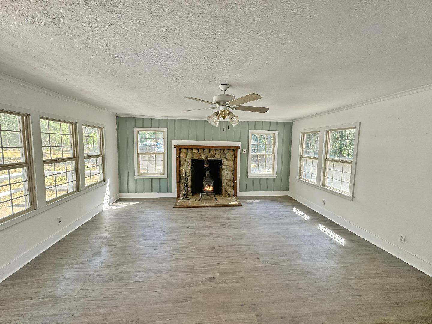 Detail Gallery Image 2 of 7 For 7418 Wentworth Springs Rd, Georgetown,  CA 95634 - 2 Beds | 1 Baths