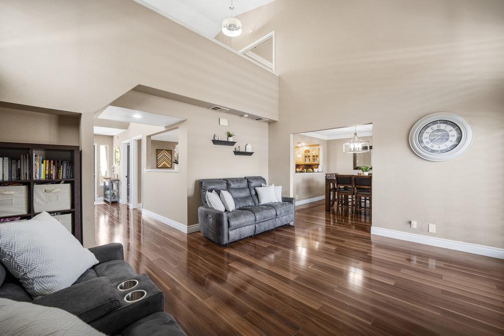 Detail Gallery Image 4 of 42 For 965 Oak Park Dr, Morgan Hill,  CA 95037 - 3 Beds | 2/1 Baths