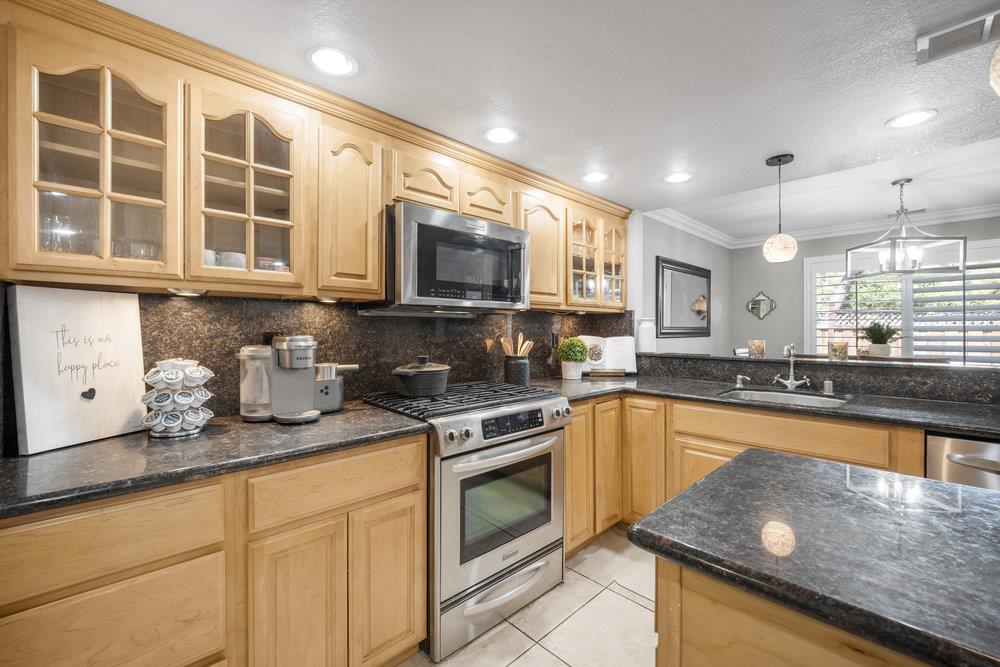 Detail Gallery Image 8 of 42 For 965 Oak Park Dr, Morgan Hill,  CA 95037 - 3 Beds | 2/1 Baths