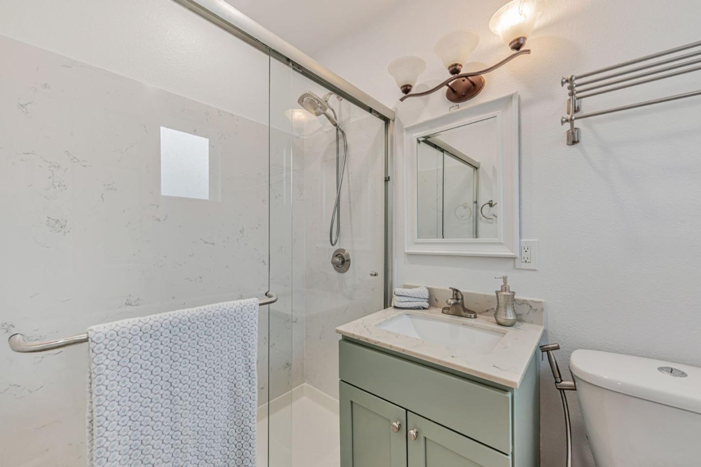 Detail Gallery Image 21 of 76 For 2468 Hidden Ln, Hayward,  CA 94541 - 5 Beds | 3 Baths