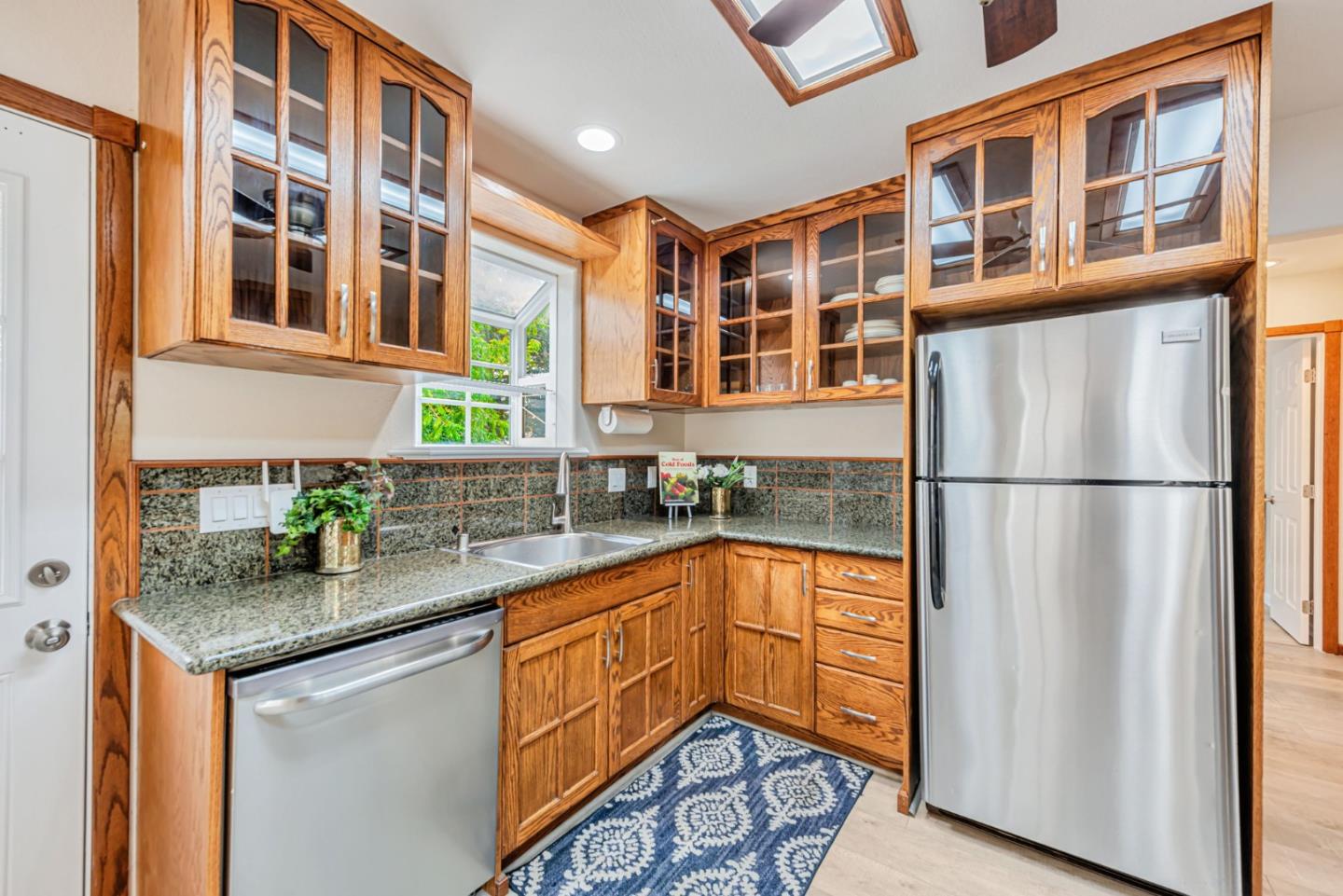 Detail Gallery Image 37 of 76 For 2468 Hidden Ln, Hayward,  CA 94541 - 5 Beds | 3 Baths