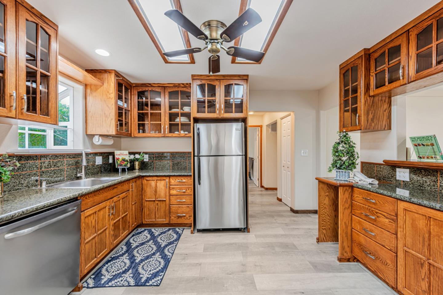 Detail Gallery Image 38 of 76 For 2468 Hidden Ln, Hayward,  CA 94541 - 5 Beds | 3 Baths