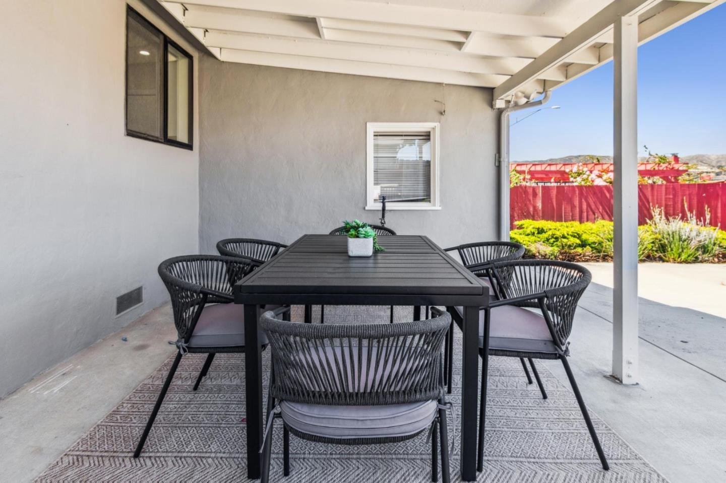 Detail Gallery Image 20 of 23 For 111 Rockwood Dr, South San Francisco,  CA 94080 - 2 Beds | 1 Baths