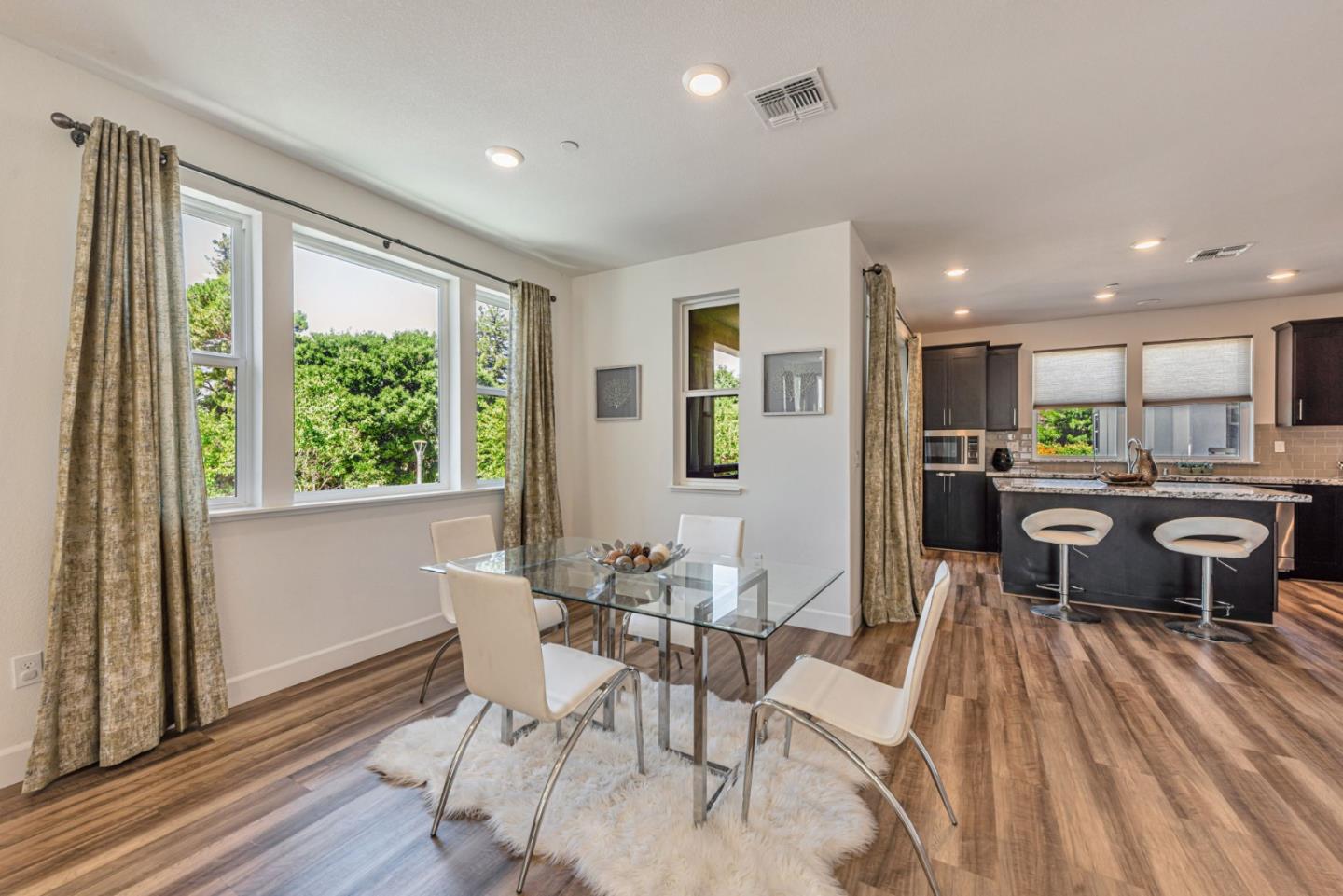 Detail Gallery Image 19 of 53 For 96 Zenith Cmn, Fremont,  CA 94539 - 4 Beds | 3/1 Baths