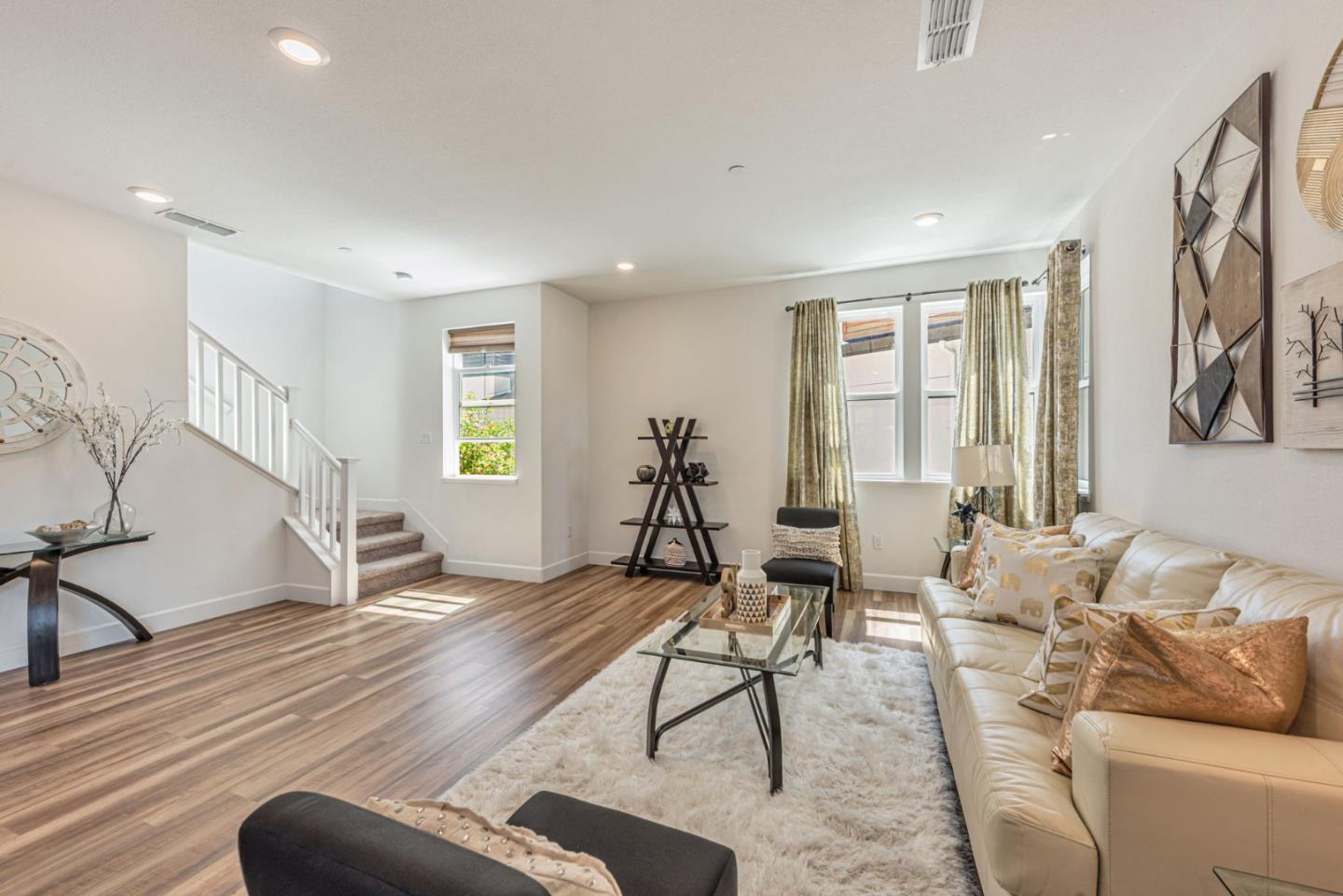 Detail Gallery Image 8 of 53 For 96 Zenith Cmn, Fremont,  CA 94539 - 4 Beds | 3/1 Baths