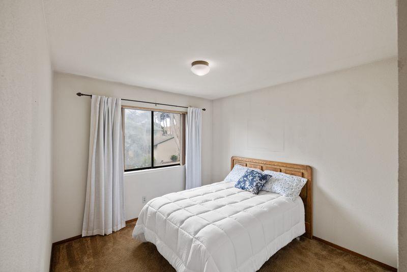Detail Gallery Image 10 of 24 For 126 Cypress Lakes Ct, Marina,  CA 93933 - 3 Beds | 2 Baths