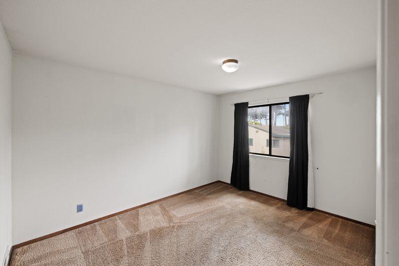 Detail Gallery Image 13 of 24 For 126 Cypress Lakes Ct, Marina,  CA 93933 - 3 Beds | 2 Baths