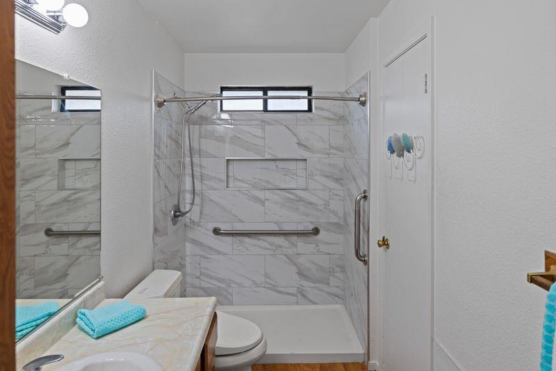 Detail Gallery Image 19 of 24 For 126 Cypress Lakes Ct, Marina,  CA 93933 - 3 Beds | 2 Baths