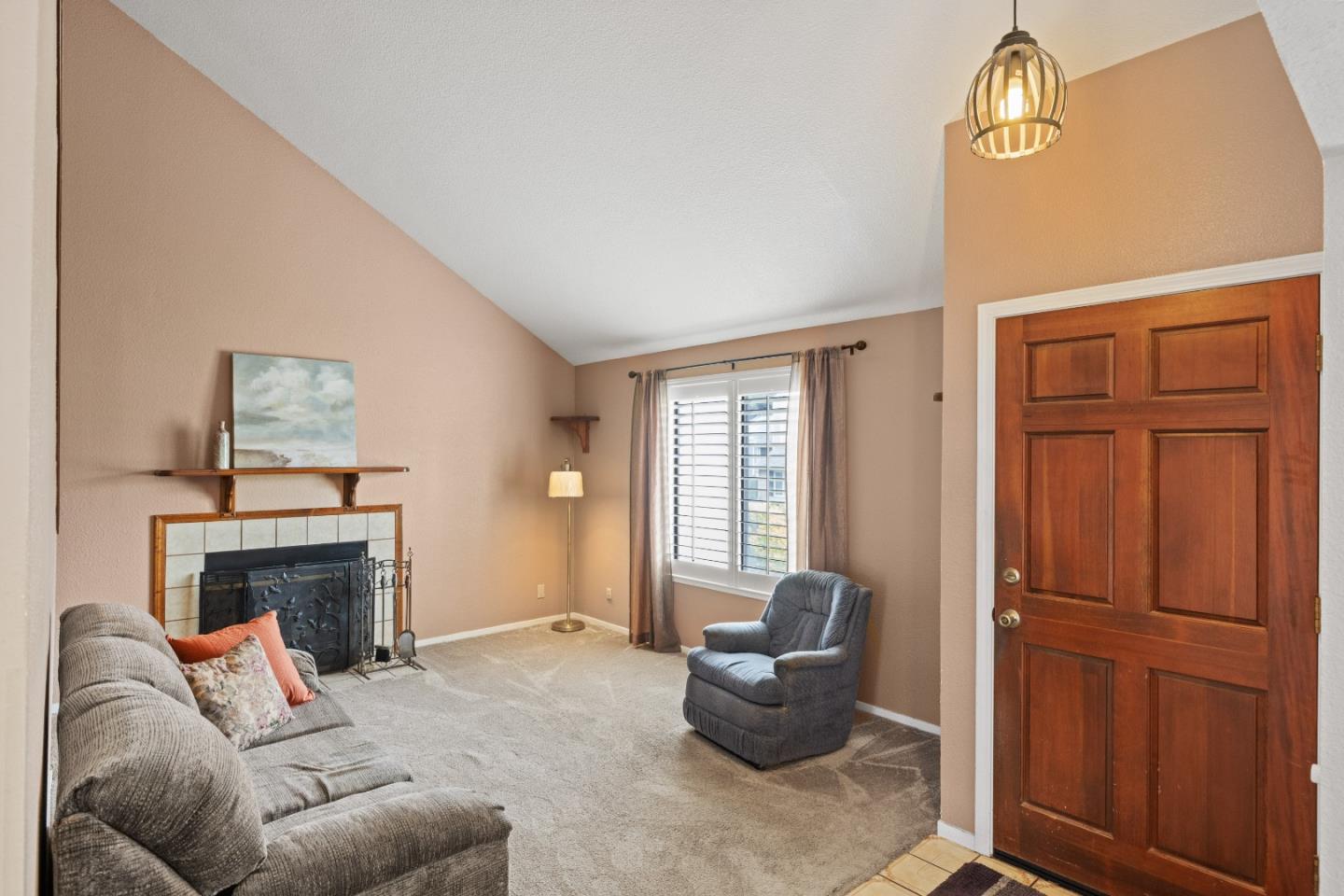 Detail Gallery Image 2 of 24 For 126 Cypress Lakes Ct, Marina,  CA 93933 - 3 Beds | 2 Baths