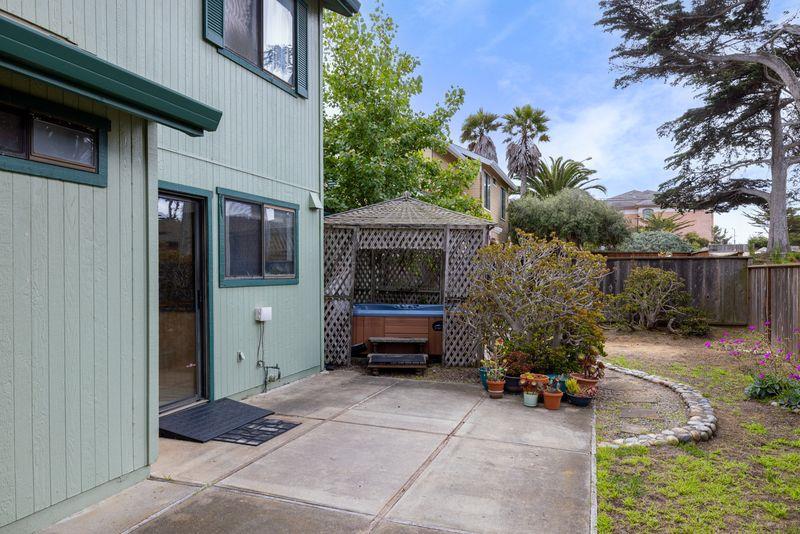 Detail Gallery Image 21 of 24 For 126 Cypress Lakes Ct, Marina,  CA 93933 - 3 Beds | 2 Baths