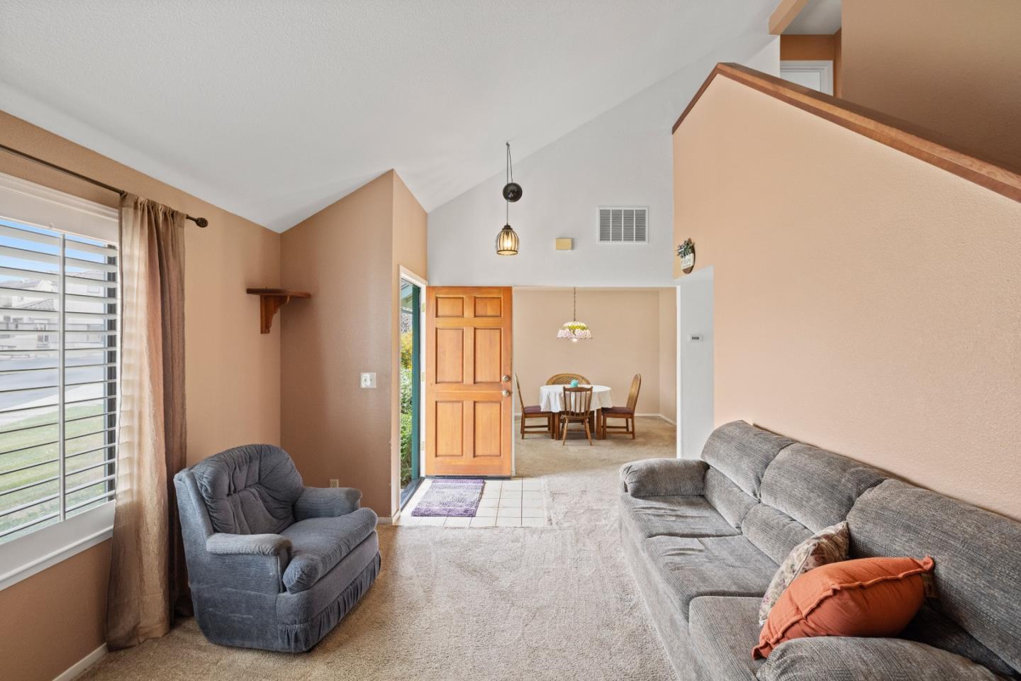 Detail Gallery Image 3 of 24 For 126 Cypress Lakes Ct, Marina,  CA 93933 - 3 Beds | 2 Baths