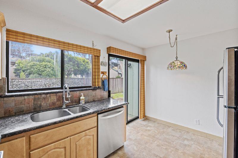 Detail Gallery Image 9 of 24 For 126 Cypress Lakes Ct, Marina,  CA 93933 - 3 Beds | 2 Baths