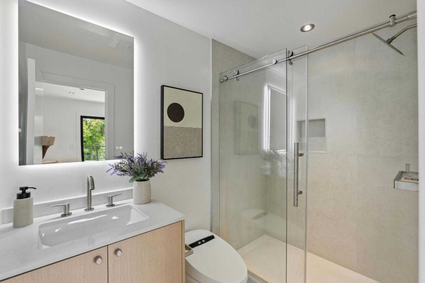 Detail Gallery Image 11 of 49 For 324 Clifton Ave, San Carlos,  CA 94070 - 5 Beds | 3/1 Baths