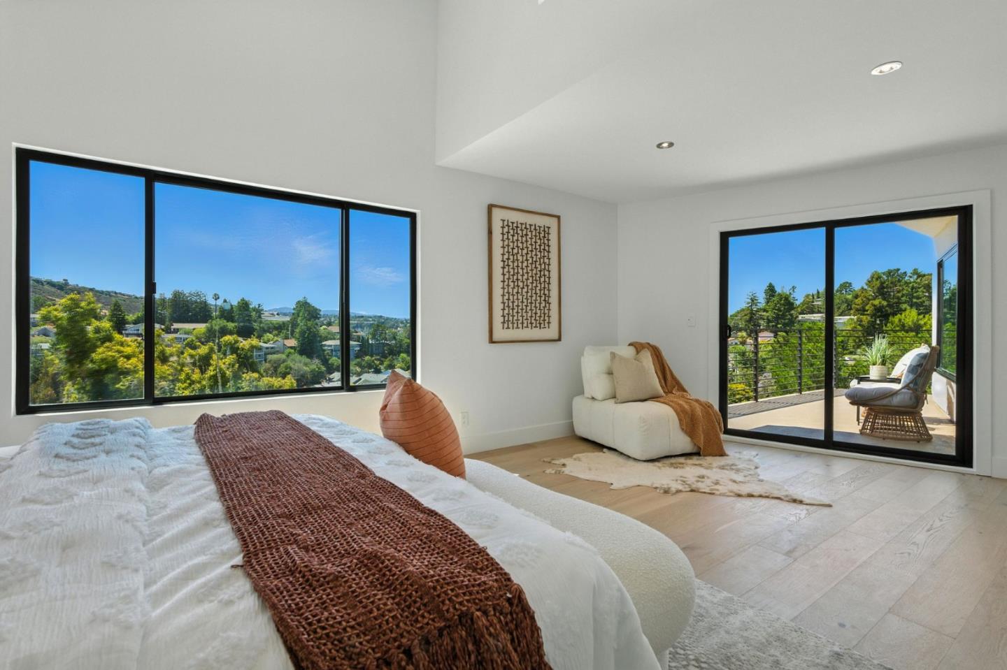Detail Gallery Image 27 of 49 For 324 Clifton Ave, San Carlos,  CA 94070 - 5 Beds | 3/1 Baths