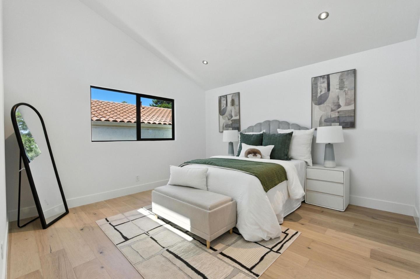 Detail Gallery Image 35 of 49 For 324 Clifton Ave, San Carlos,  CA 94070 - 5 Beds | 3/1 Baths