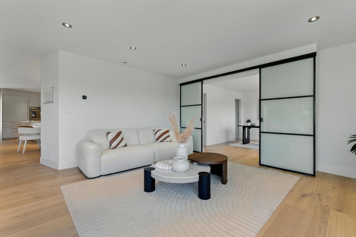 Detail Gallery Image 8 of 49 For 324 Clifton Ave, San Carlos,  CA 94070 - 5 Beds | 3/1 Baths