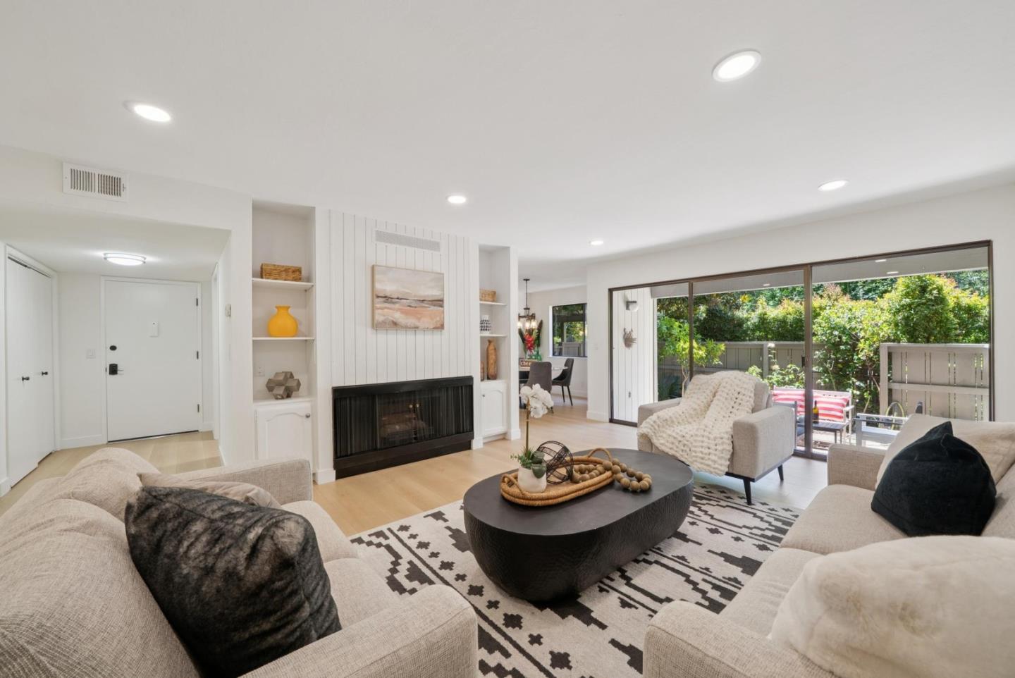 Detail Gallery Image 1 of 39 For 14333 Saratoga Ave #11,  Saratoga,  CA 95070 - 2 Beds | 2 Baths