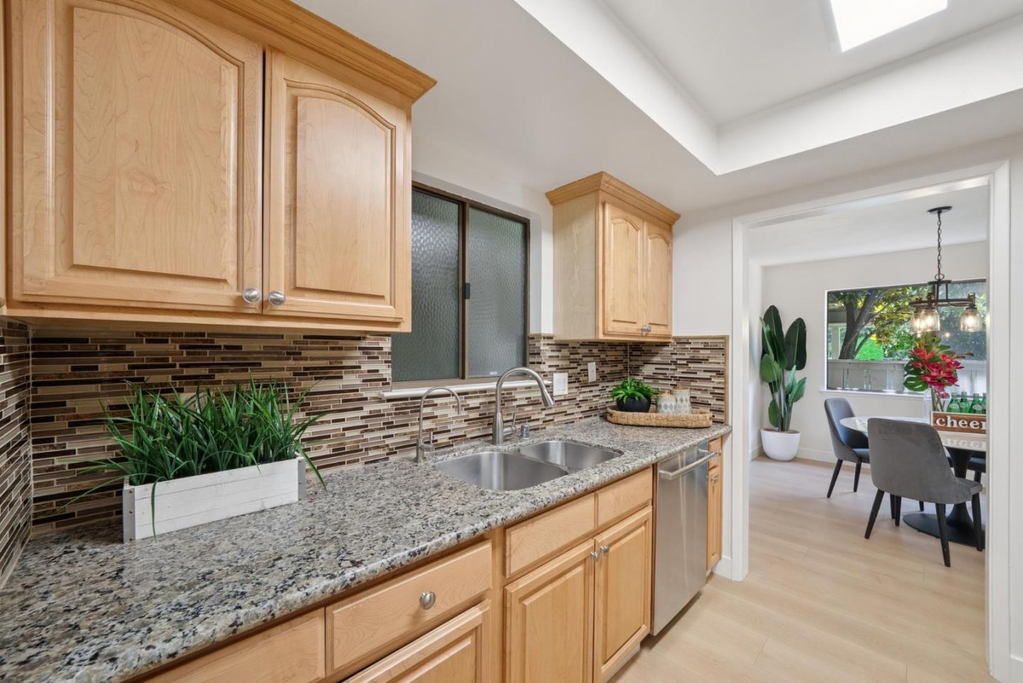 Detail Gallery Image 14 of 39 For 14333 Saratoga Ave #11,  Saratoga,  CA 95070 - 2 Beds | 2 Baths