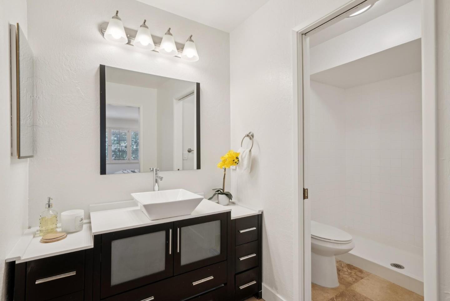 Detail Gallery Image 21 of 39 For 14333 Saratoga Ave #11,  Saratoga,  CA 95070 - 2 Beds | 2 Baths