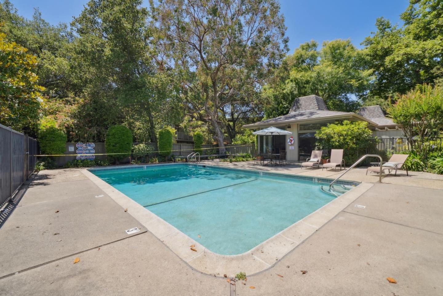 Detail Gallery Image 32 of 39 For 14333 Saratoga Ave #11,  Saratoga,  CA 95070 - 2 Beds | 2 Baths