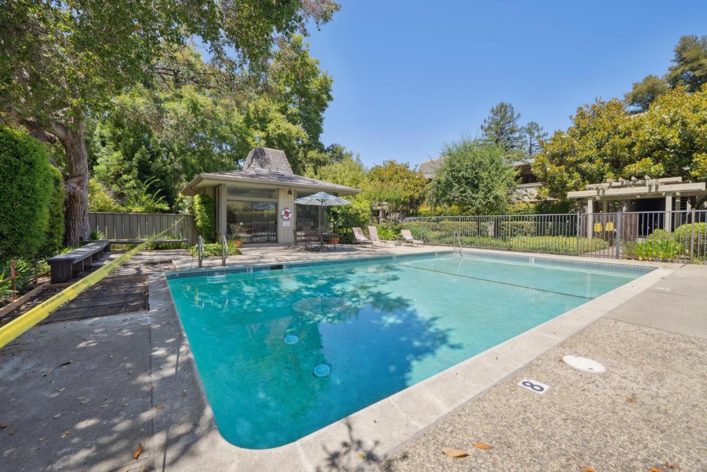 Detail Gallery Image 33 of 39 For 14333 Saratoga Ave #11,  Saratoga,  CA 95070 - 2 Beds | 2 Baths