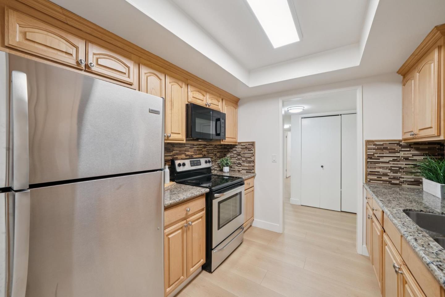 Detail Gallery Image 9 of 39 For 14333 Saratoga Ave #11,  Saratoga,  CA 95070 - 2 Beds | 2 Baths