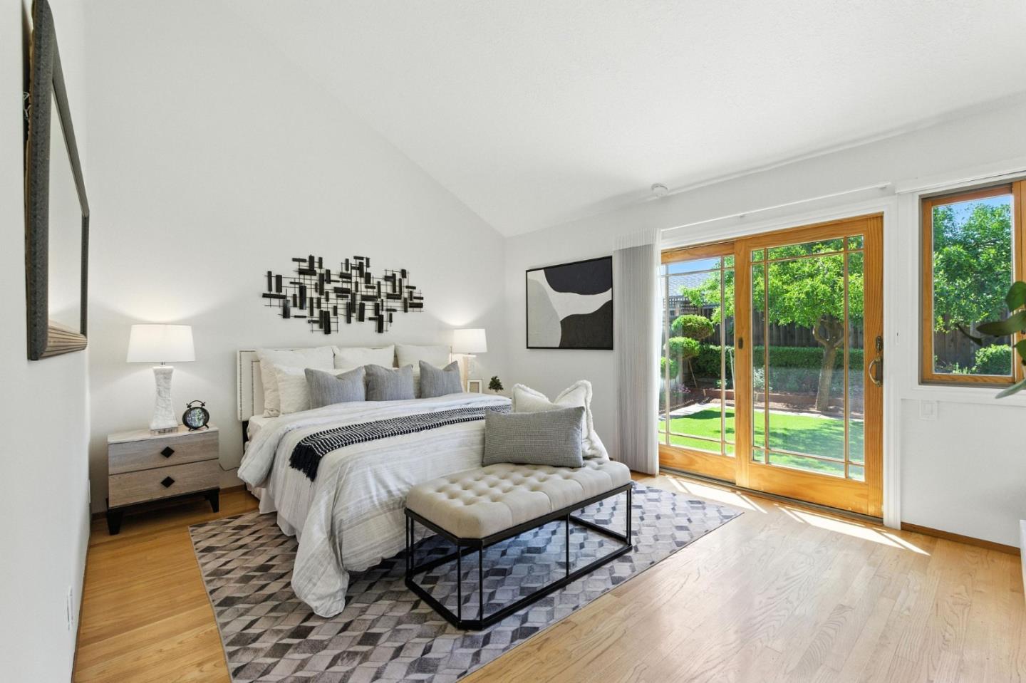 Detail Gallery Image 12 of 26 For 3686 Thousand Oaks Dr, San Jose,  CA 95136 - 4 Beds | 2 Baths