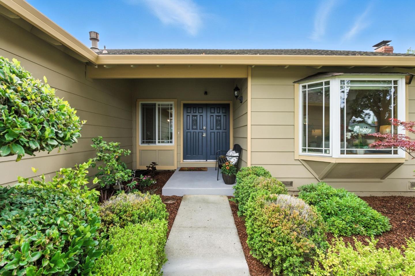 Detail Gallery Image 2 of 26 For 3686 Thousand Oaks Dr, San Jose,  CA 95136 - 4 Beds | 2 Baths