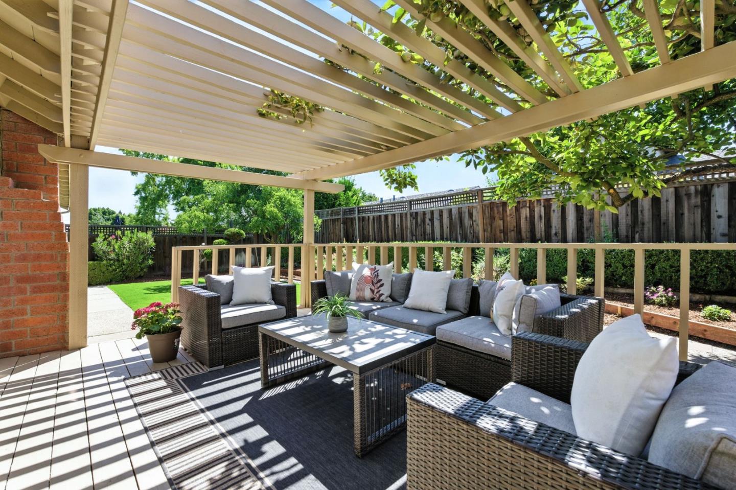 Detail Gallery Image 21 of 26 For 3686 Thousand Oaks Dr, San Jose,  CA 95136 - 4 Beds | 2 Baths