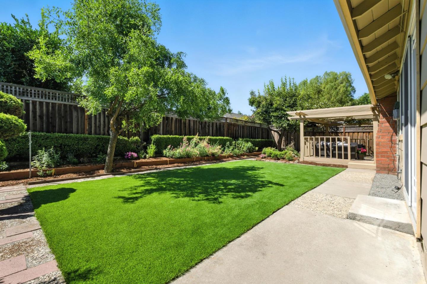 Detail Gallery Image 22 of 26 For 3686 Thousand Oaks Dr, San Jose,  CA 95136 - 4 Beds | 2 Baths