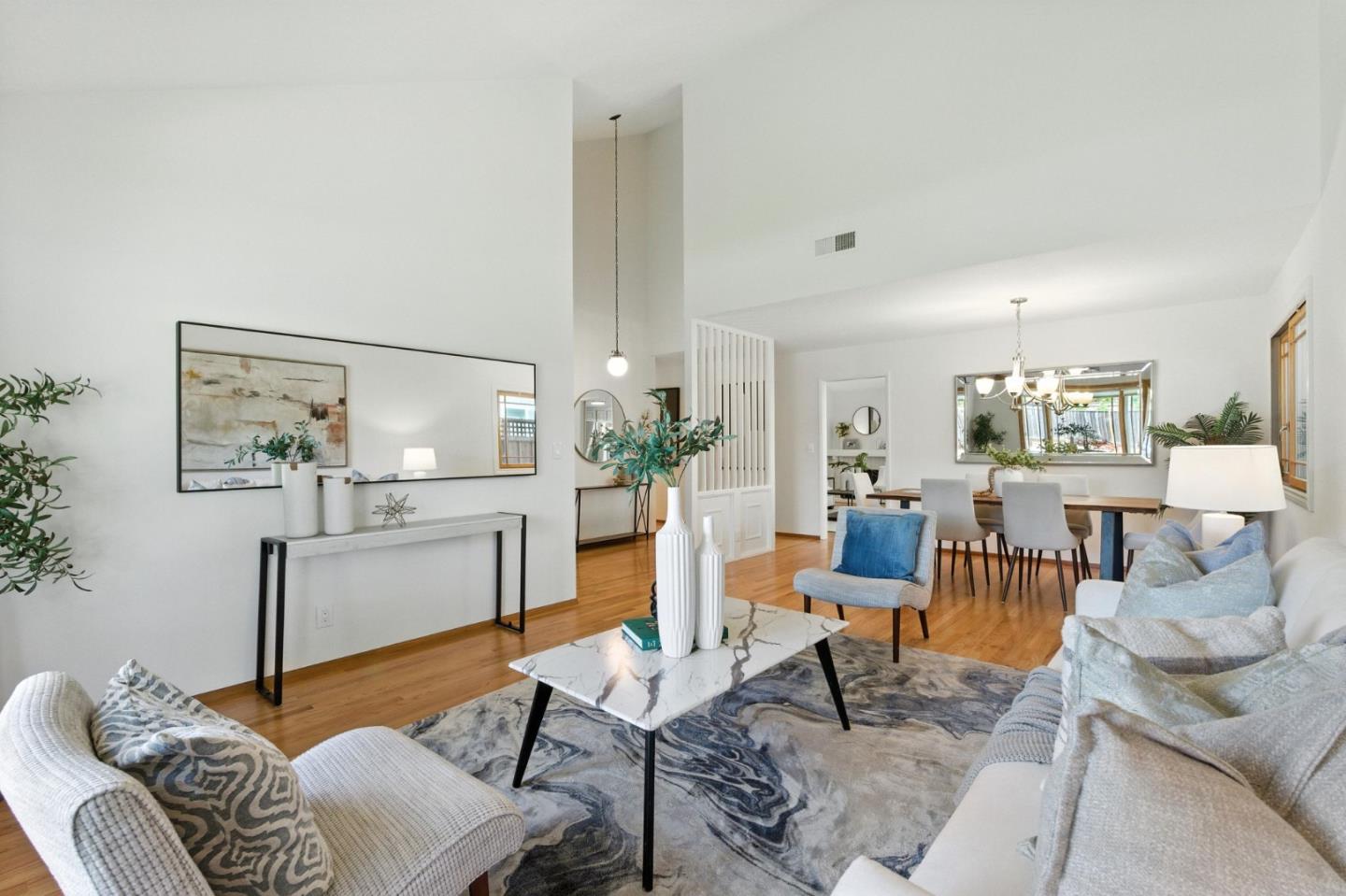 Detail Gallery Image 5 of 26 For 3686 Thousand Oaks Dr, San Jose,  CA 95136 - 4 Beds | 2 Baths