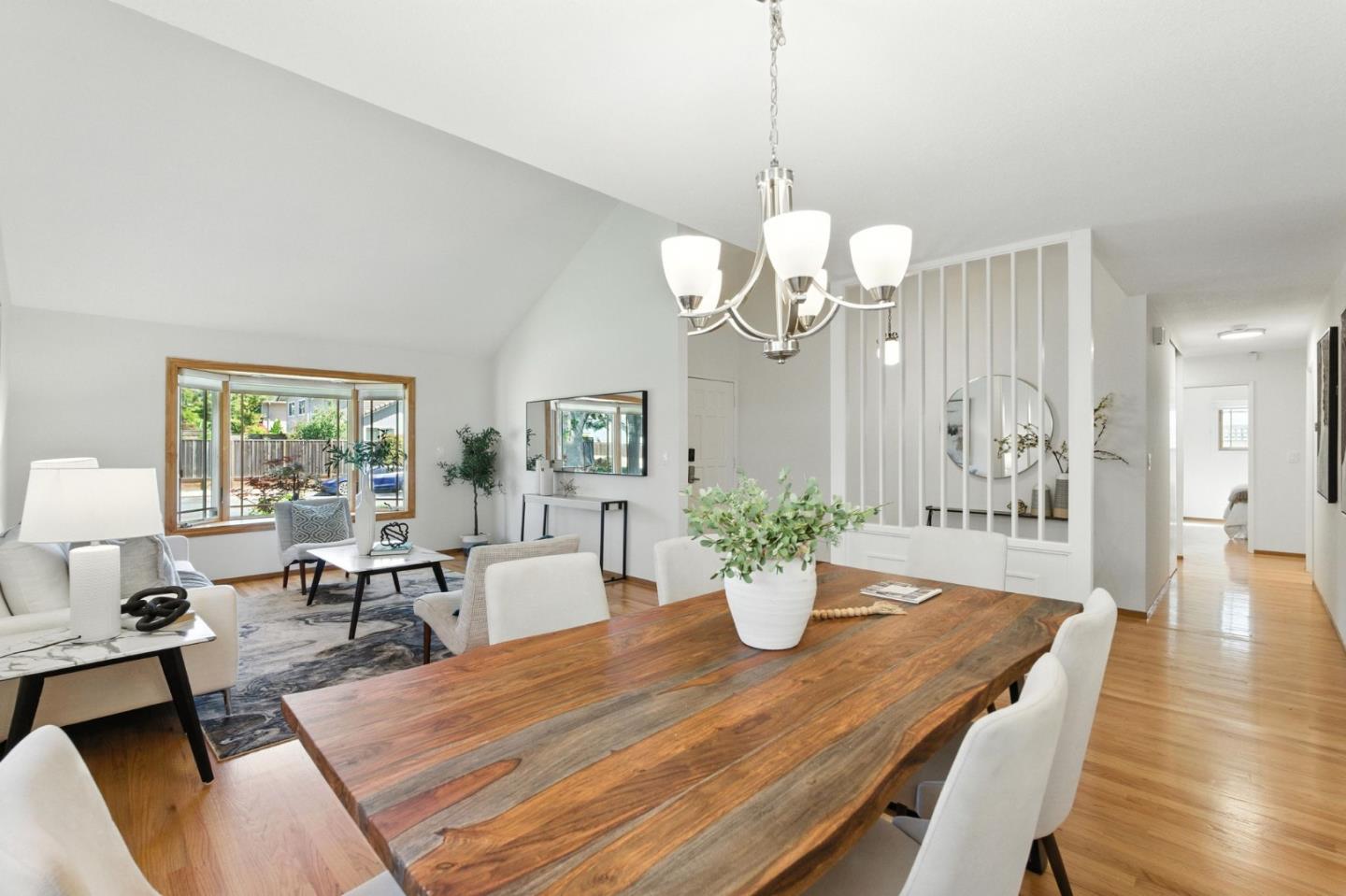 Detail Gallery Image 6 of 26 For 3686 Thousand Oaks Dr, San Jose,  CA 95136 - 4 Beds | 2 Baths
