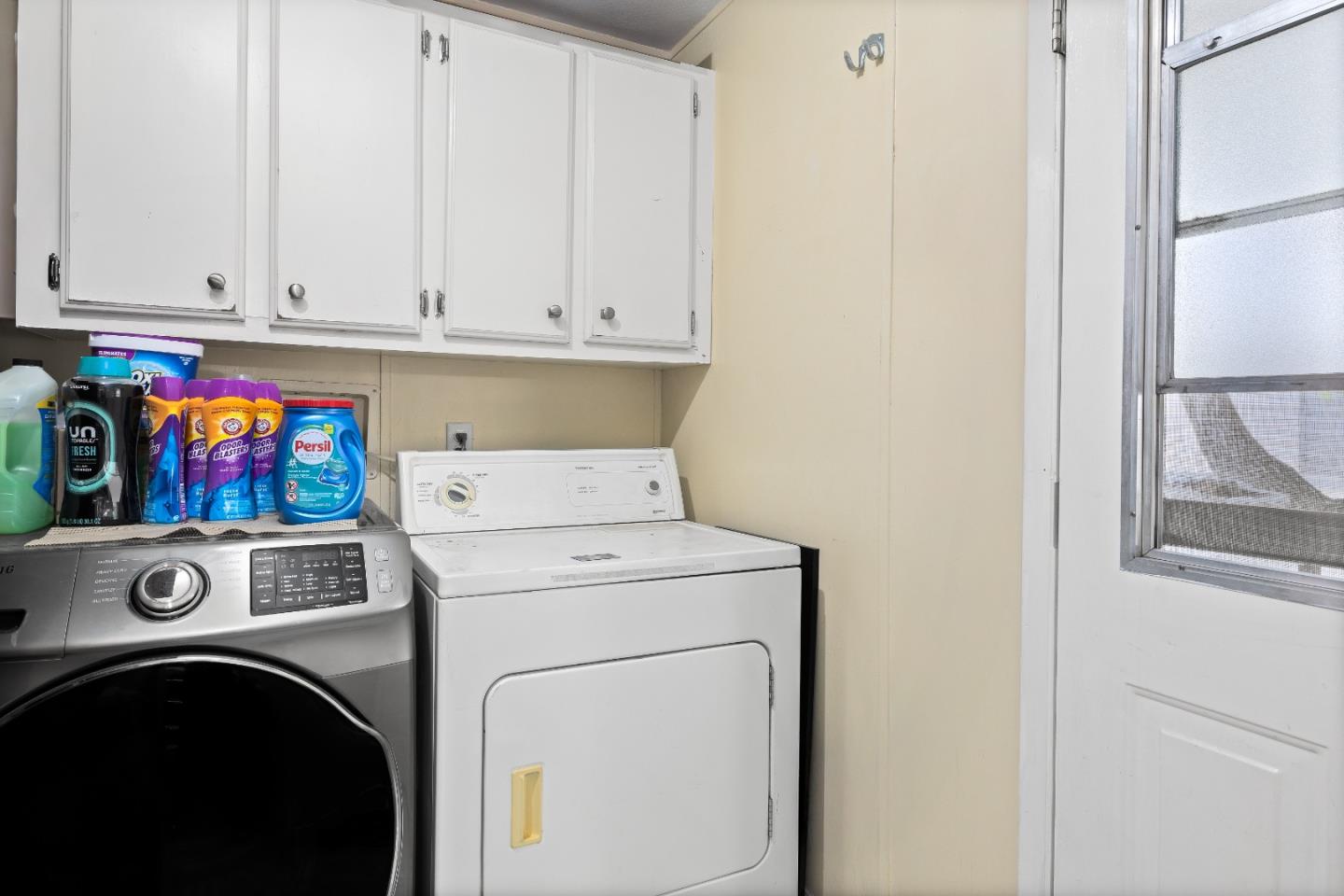 Detail Gallery Image 15 of 30 For 1220 Tasman Dr #124,  Sunnyvale,  CA 94089 - 3 Beds | 2 Baths