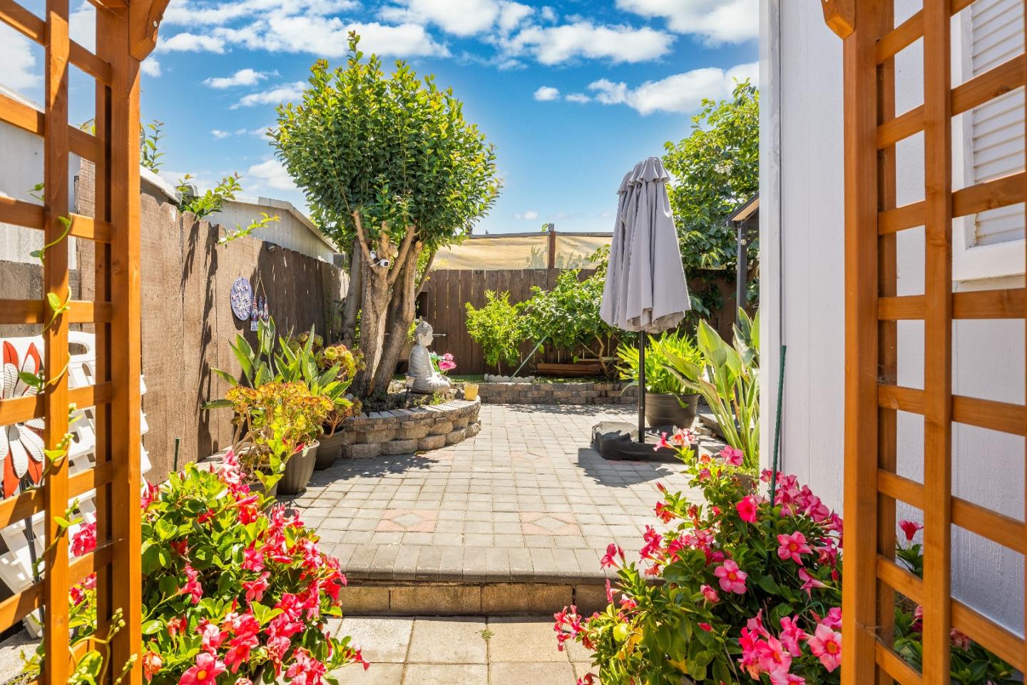 Detail Gallery Image 16 of 30 For 1220 Tasman Dr #124,  Sunnyvale,  CA 94089 - 3 Beds | 2 Baths