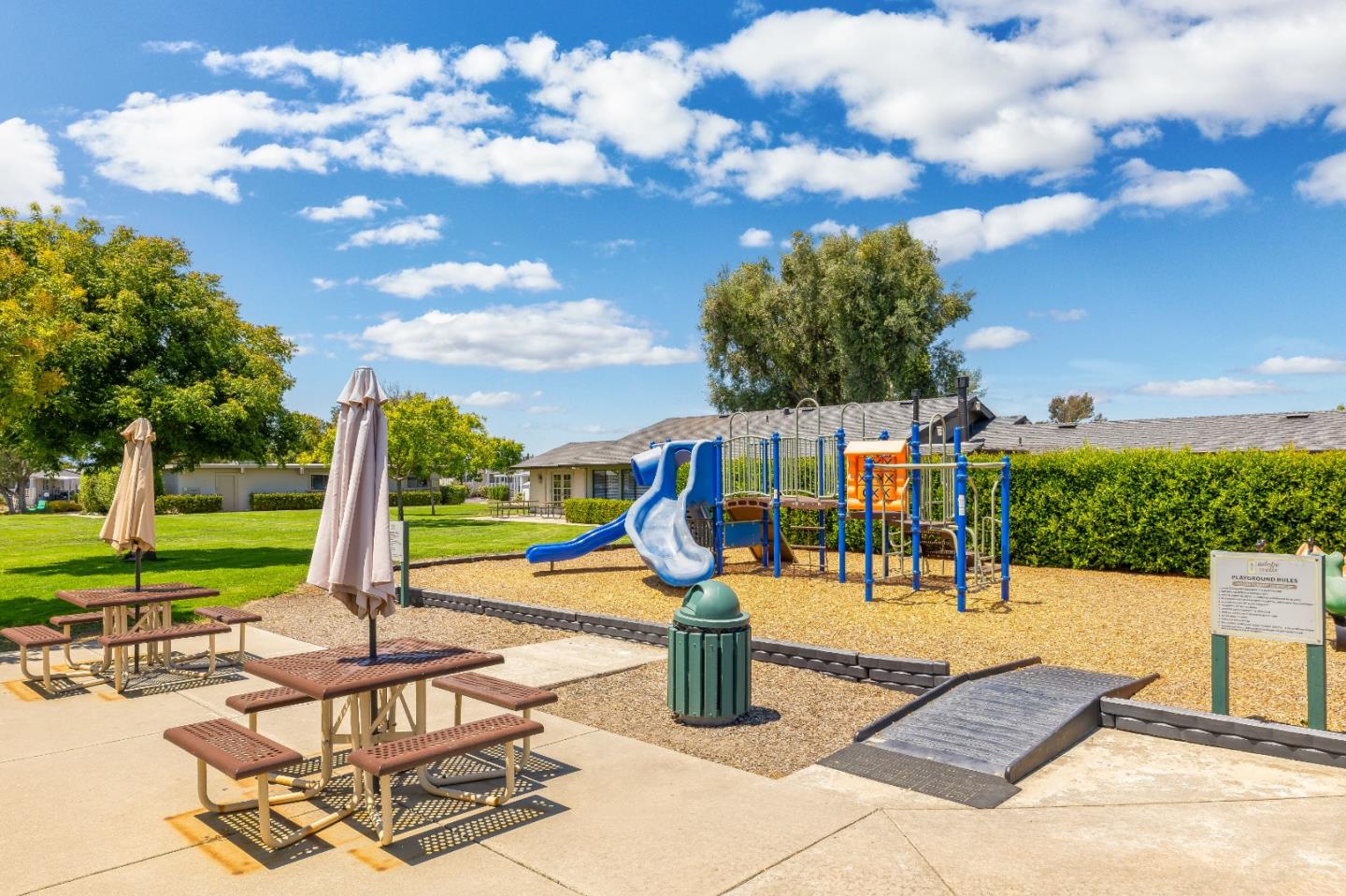 Detail Gallery Image 22 of 30 For 1220 Tasman Dr #124,  Sunnyvale,  CA 94089 - 3 Beds | 2 Baths