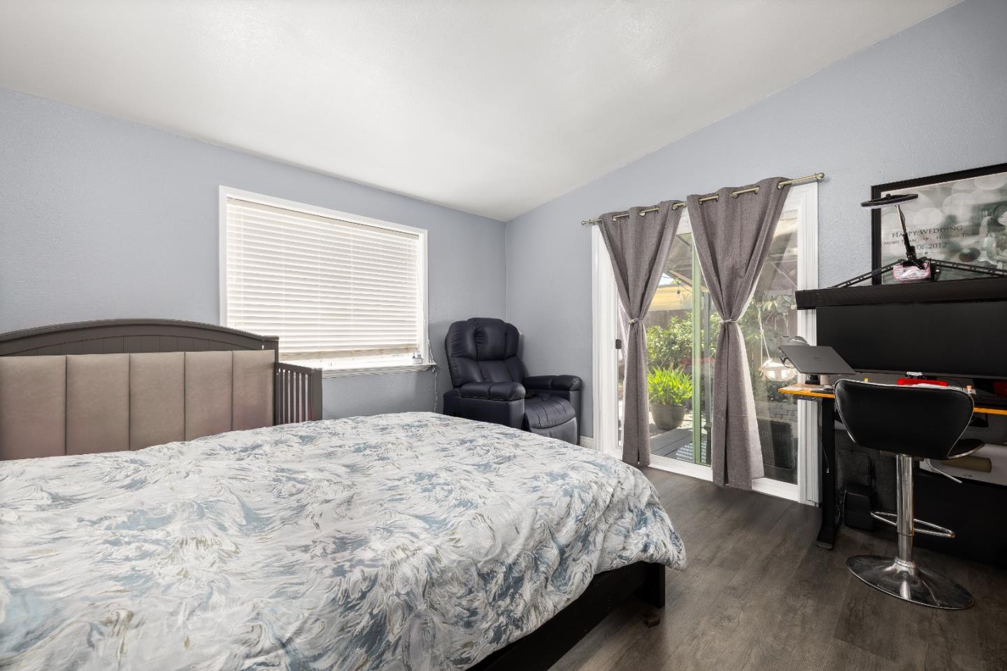 Detail Gallery Image 9 of 30 For 1220 Tasman Dr #124,  Sunnyvale,  CA 94089 - 3 Beds | 2 Baths