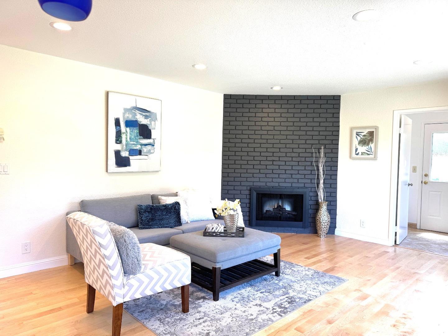 Detail Gallery Image 19 of 41 For 956 Redmond Ave, San Jose,  CA 95120 - 5 Beds | 2/1 Baths