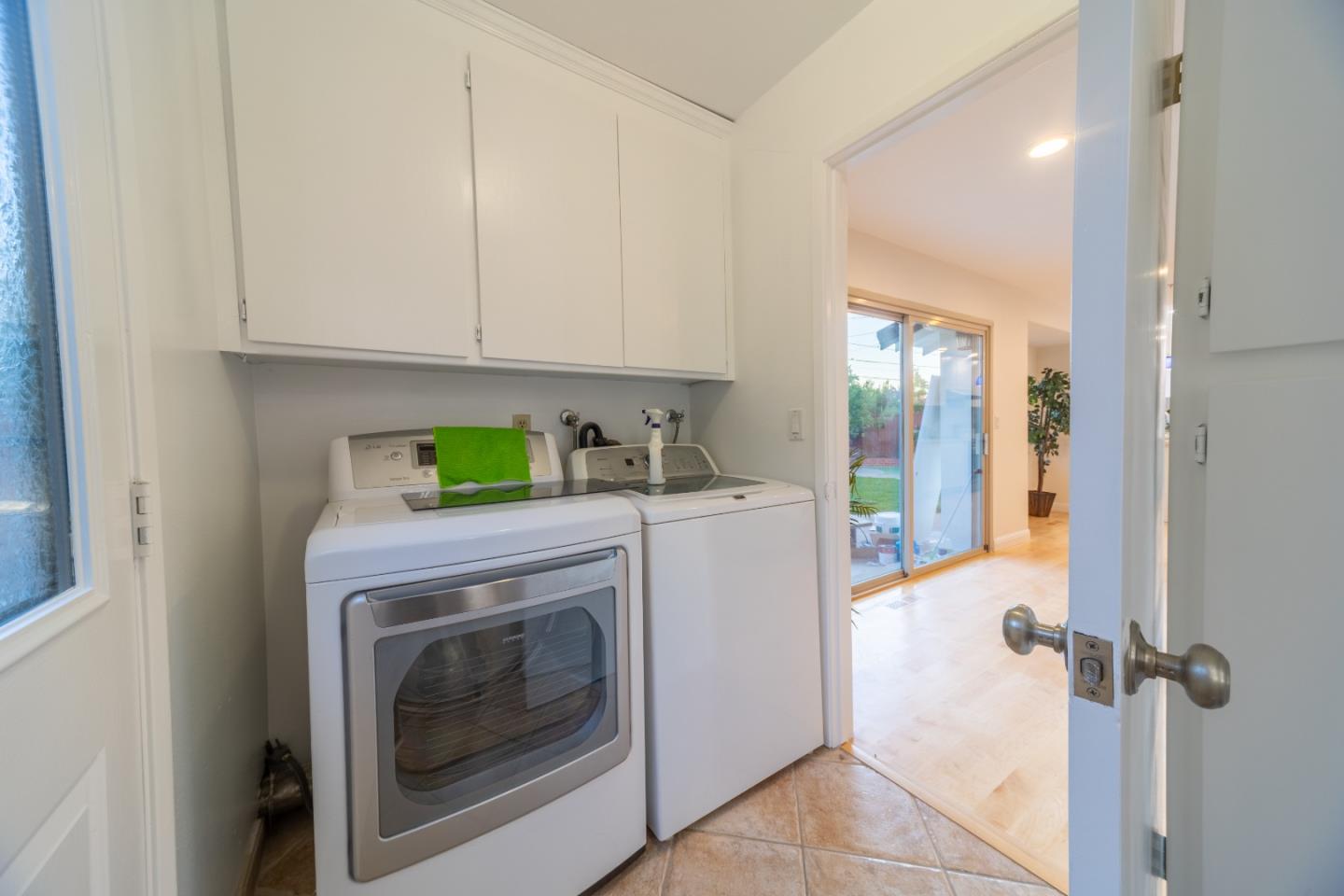 Detail Gallery Image 20 of 41 For 956 Redmond Ave, San Jose,  CA 95120 - 5 Beds | 2/1 Baths