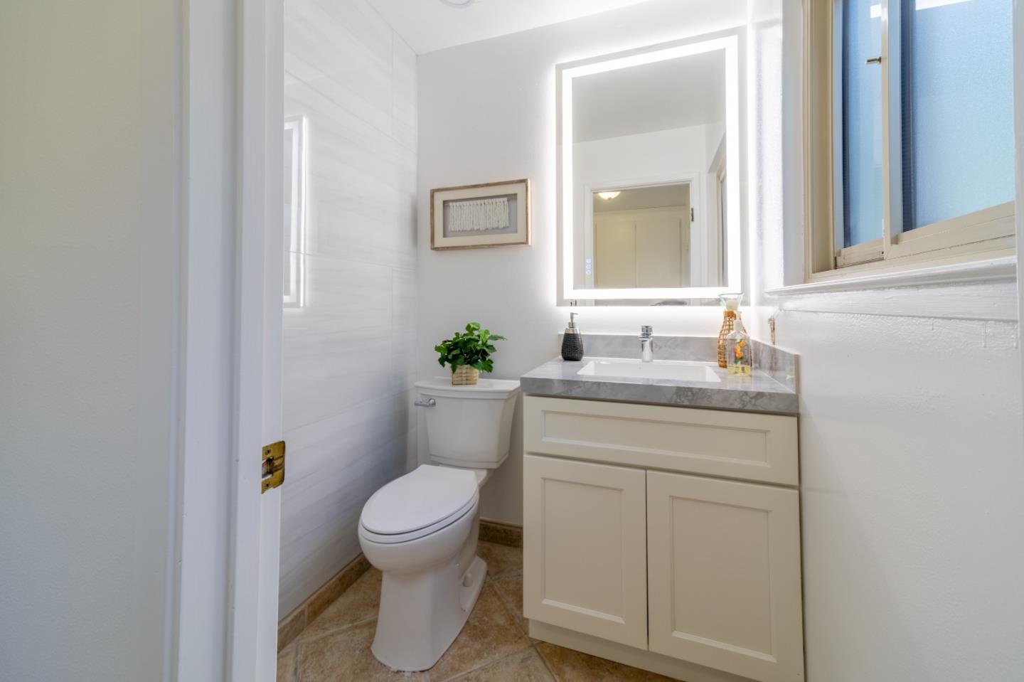 Detail Gallery Image 22 of 41 For 956 Redmond Ave, San Jose,  CA 95120 - 5 Beds | 2/1 Baths