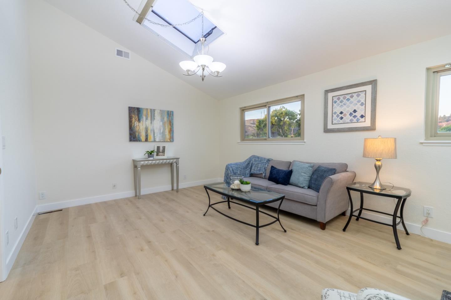 Detail Gallery Image 24 of 41 For 956 Redmond Ave, San Jose,  CA 95120 - 5 Beds | 2/1 Baths