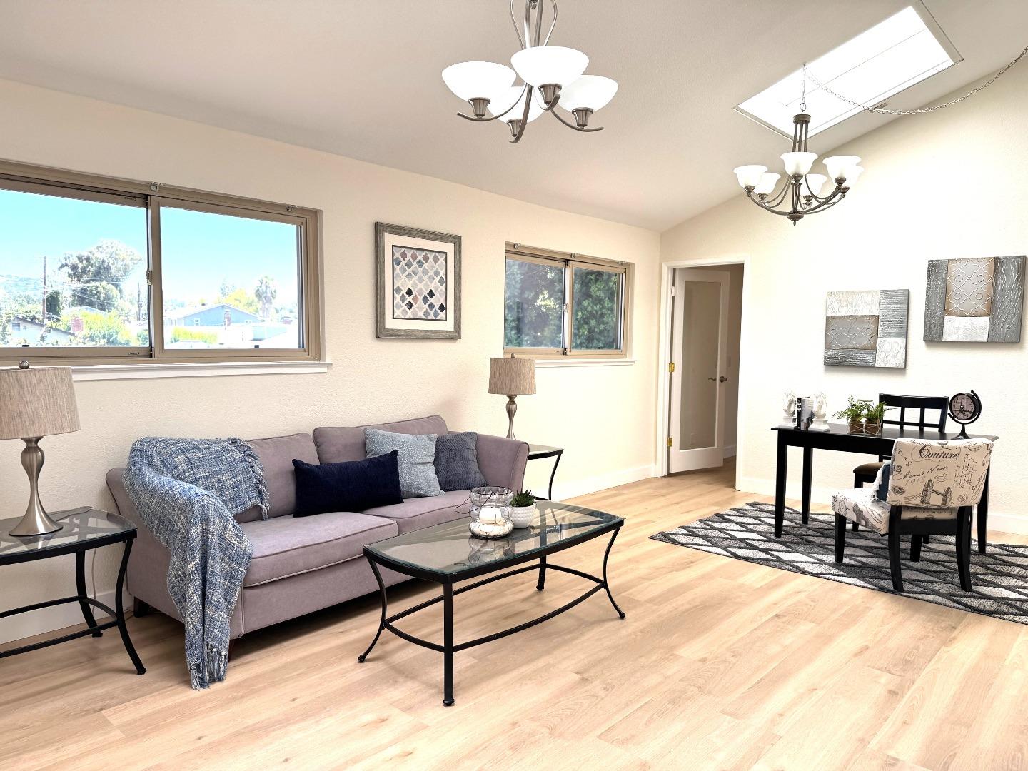 Detail Gallery Image 25 of 41 For 956 Redmond Ave, San Jose,  CA 95120 - 5 Beds | 2/1 Baths