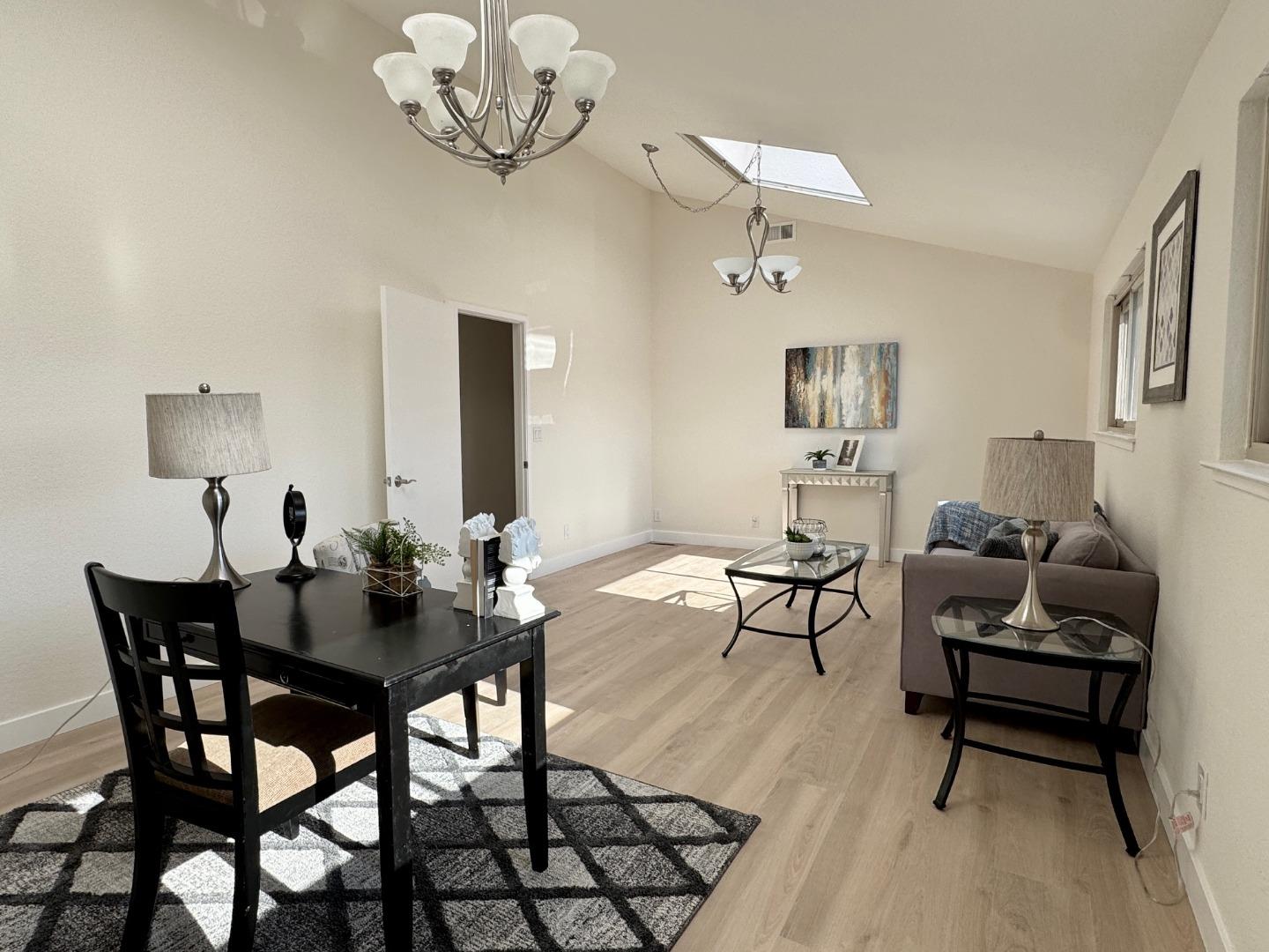 Detail Gallery Image 26 of 41 For 956 Redmond Ave, San Jose,  CA 95120 - 5 Beds | 2/1 Baths