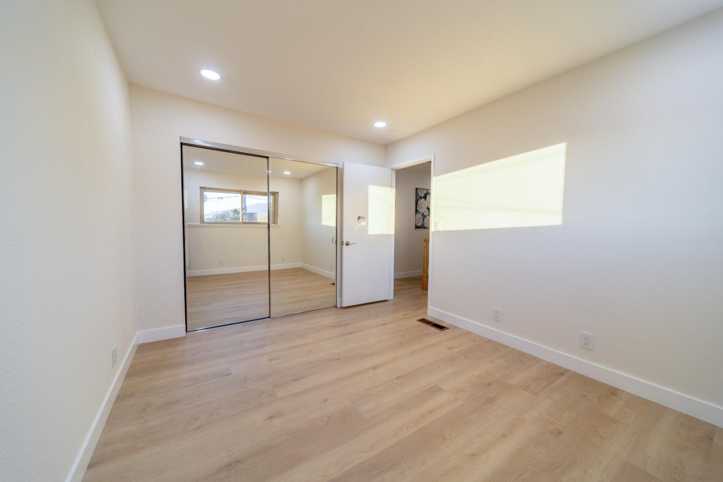Detail Gallery Image 38 of 41 For 956 Redmond Ave, San Jose,  CA 95120 - 5 Beds | 2/1 Baths