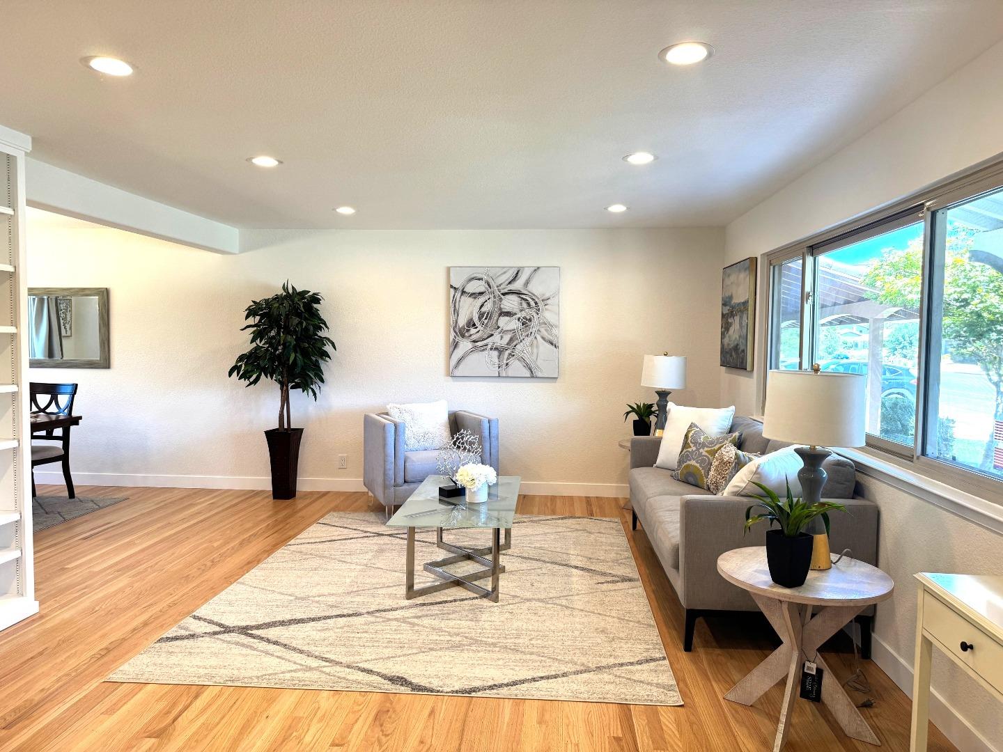 Detail Gallery Image 8 of 41 For 956 Redmond Ave, San Jose,  CA 95120 - 5 Beds | 2/1 Baths