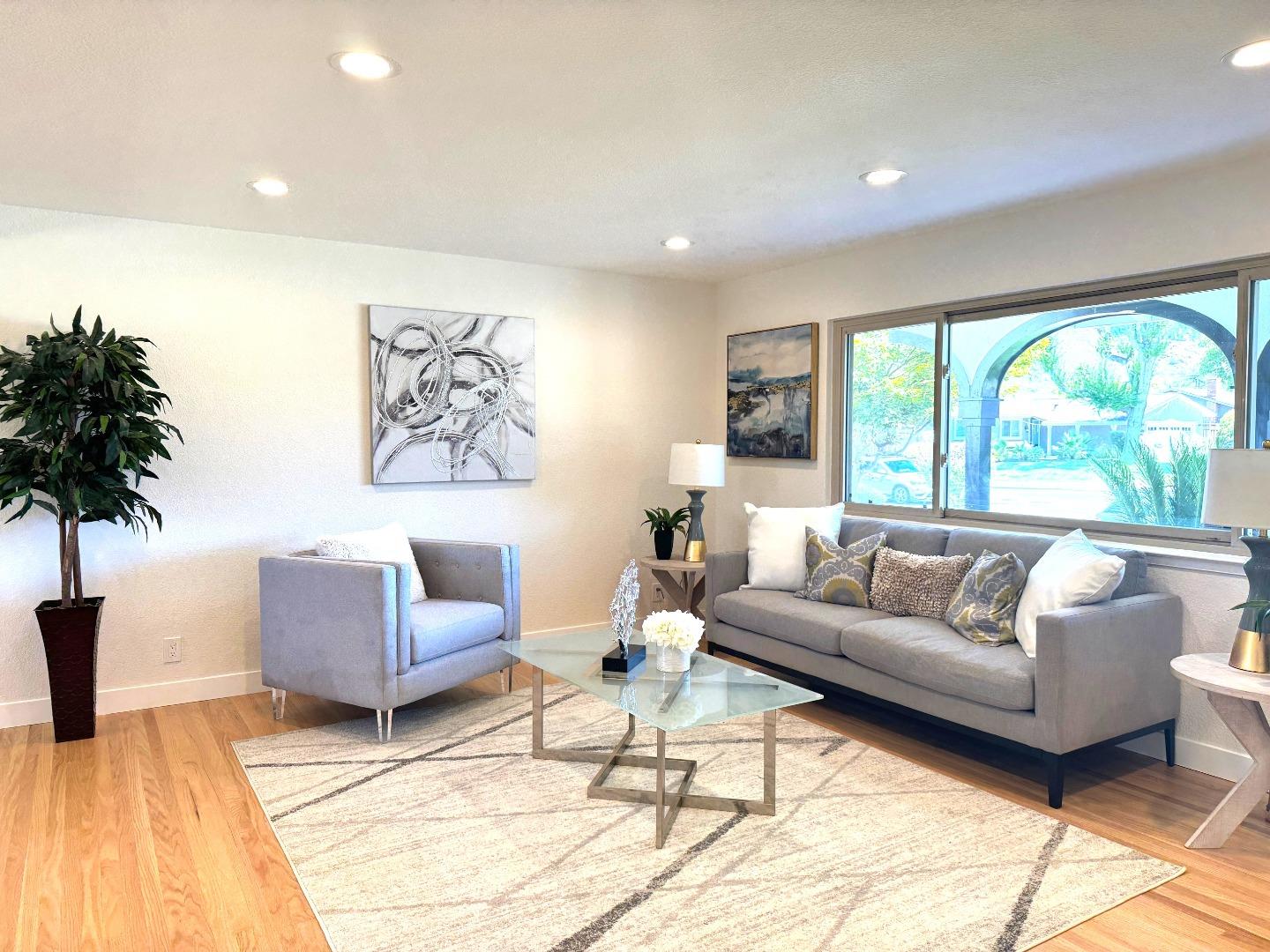 Detail Gallery Image 9 of 41 For 956 Redmond Ave, San Jose,  CA 95120 - 5 Beds | 2/1 Baths